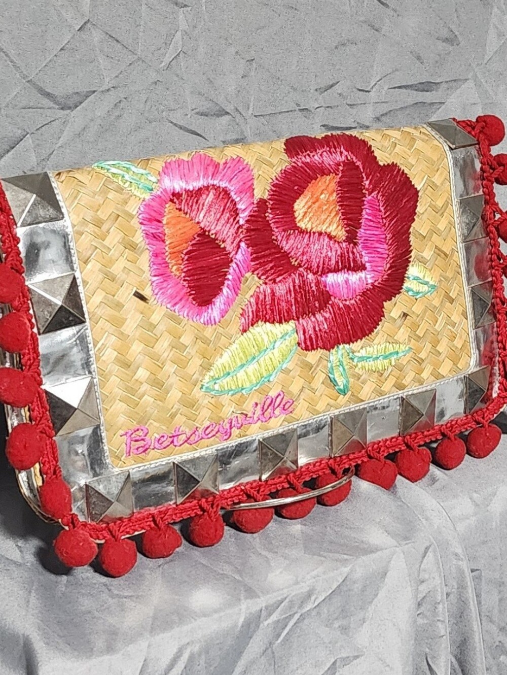 Betseyville By Betsey Johnson Playa De Betsey Clutch Embroidered Roses